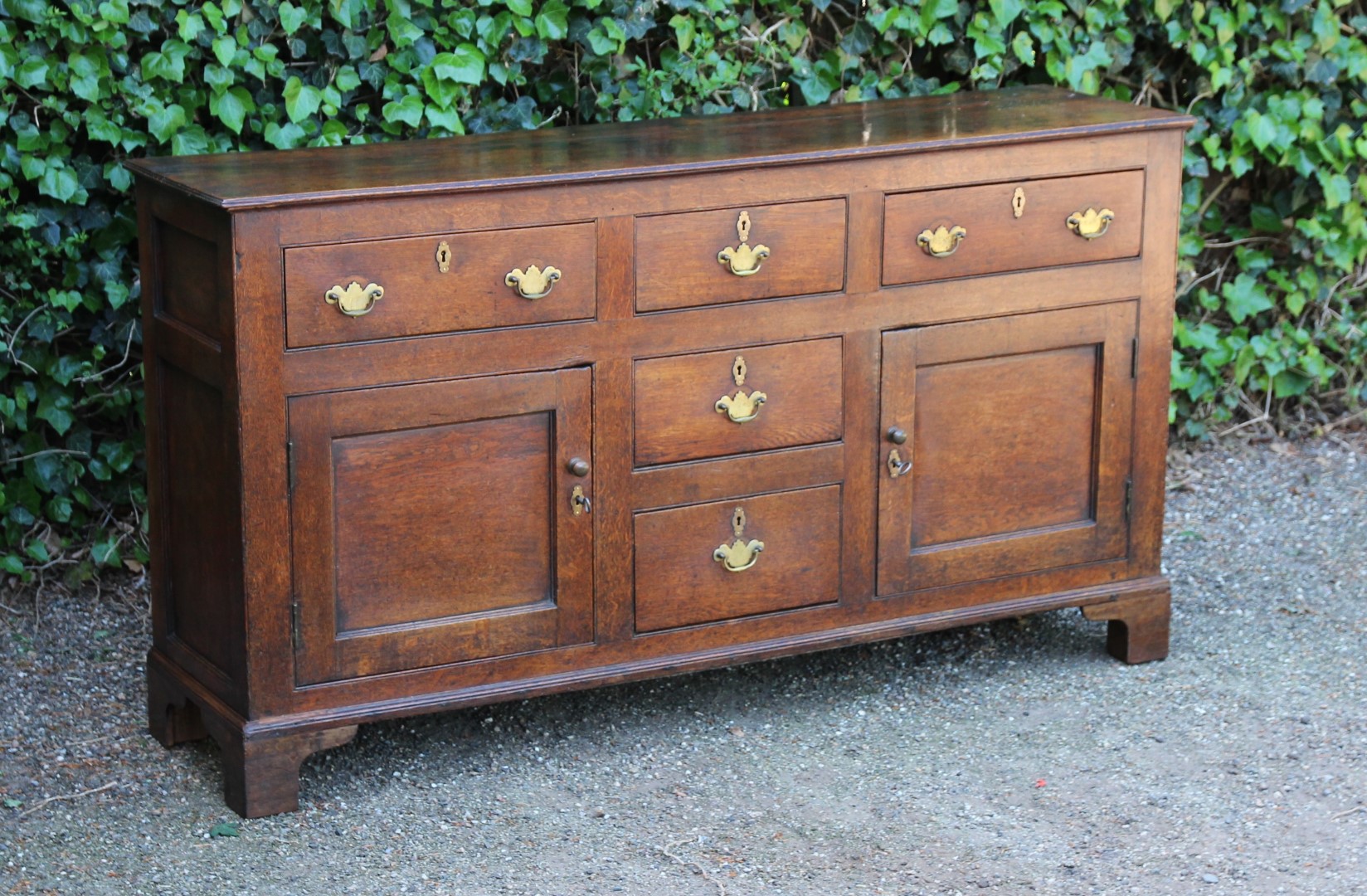 antikes-sideboard